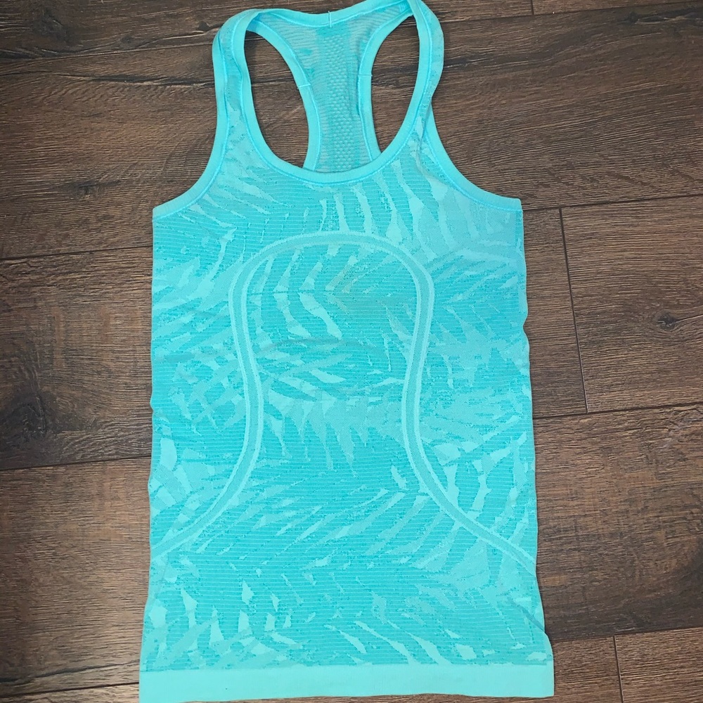 Lululemon workout tank